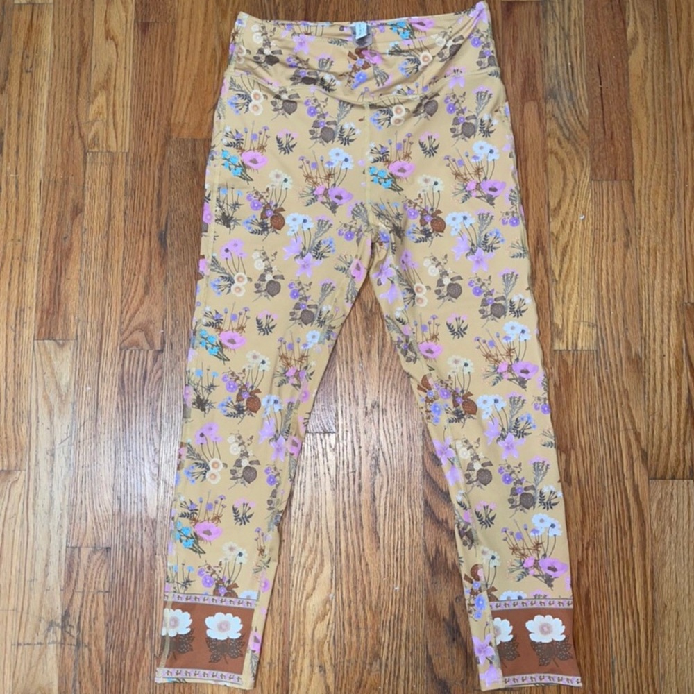 HOLD Spell and the gypsy wild bloom leggings in m